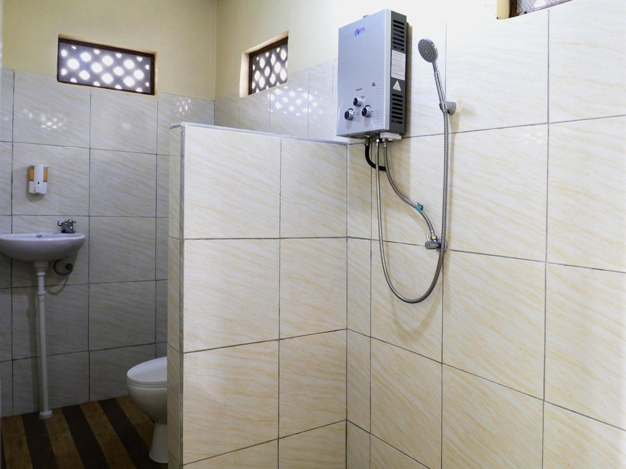 Dajan Buyan Homestay Bedugul  Luaran gambar